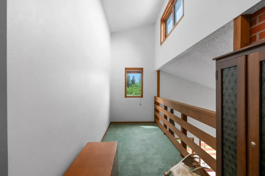 33398 Hellroaring Road Polson MT 59860