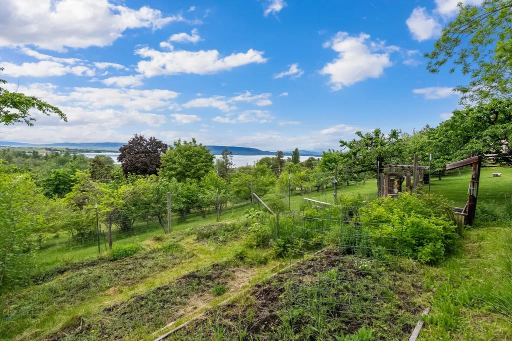 33398 Hellroaring Road Polson MT 59860