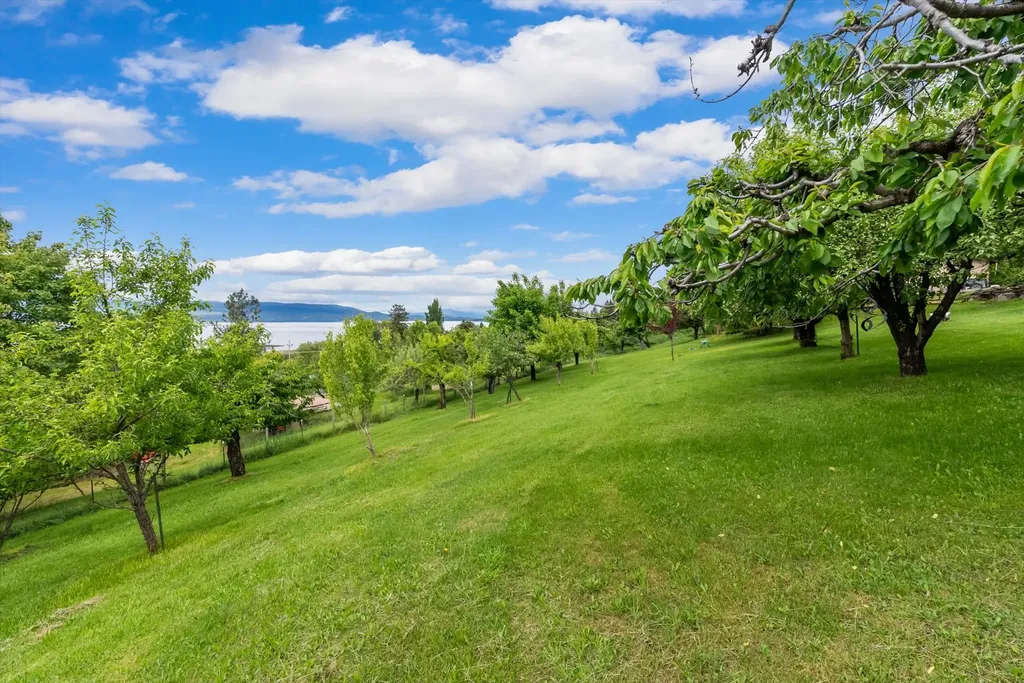 33398 Hellroaring Road Polson MT 59860