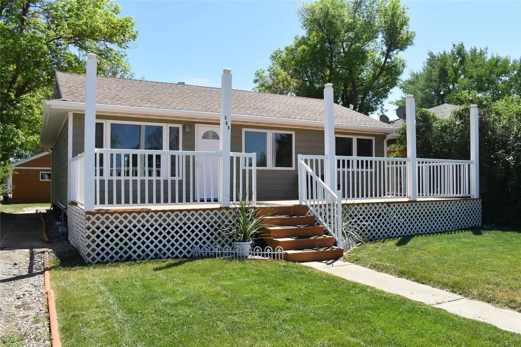 908 Turner Avenue Shelby MT 59474