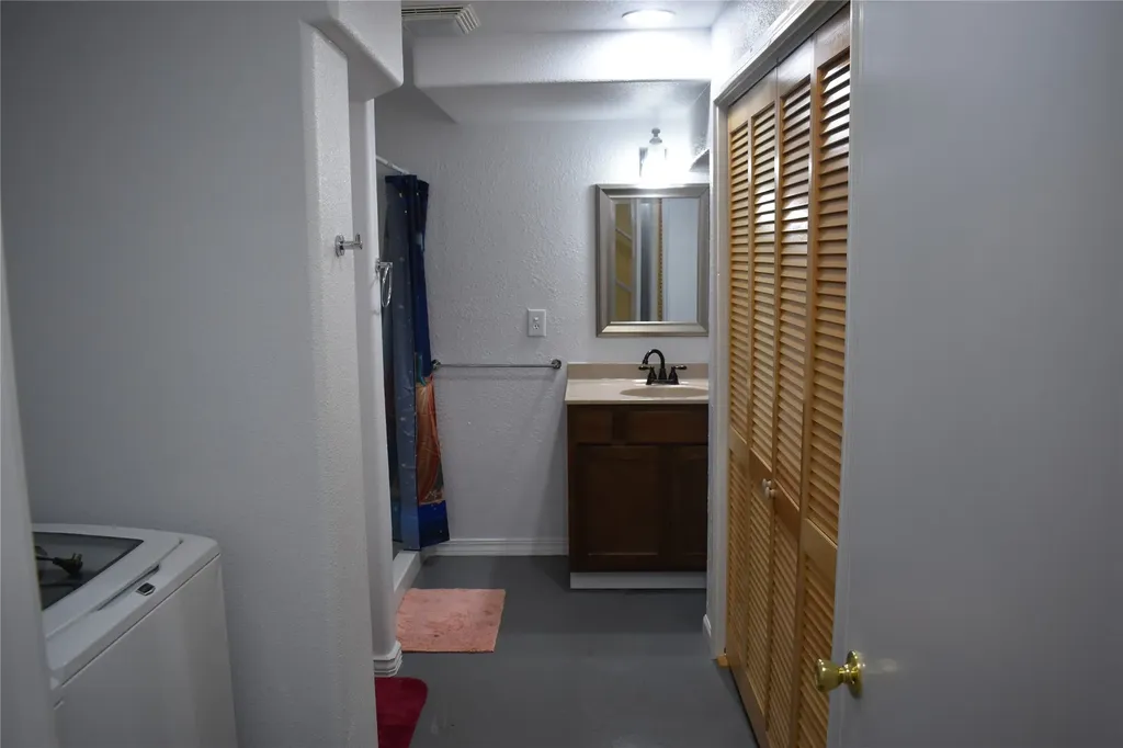 908 Turner Avenue Shelby MT 59474