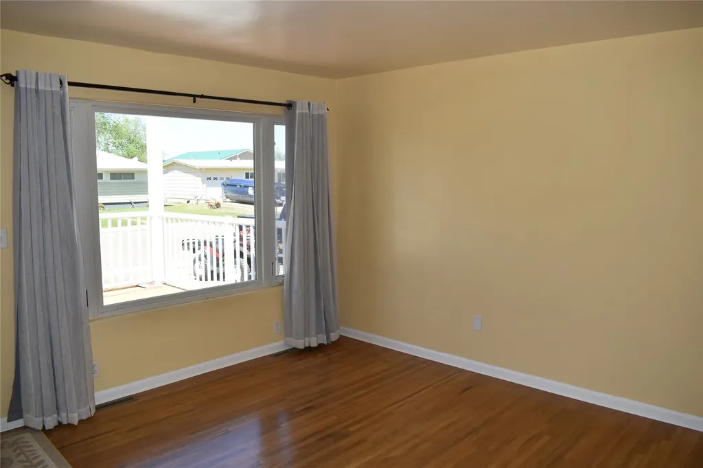 908 Turner Avenue Shelby MT 59474