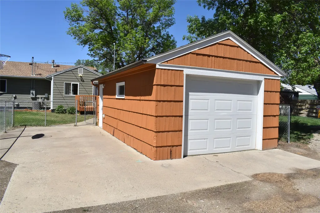 908 Turner Avenue Shelby MT 59474