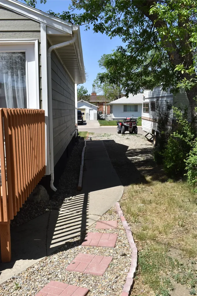 908 Turner Avenue Shelby MT 59474