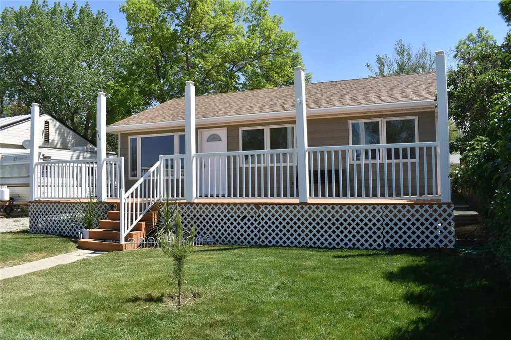 908 Turner Avenue Shelby MT 59474