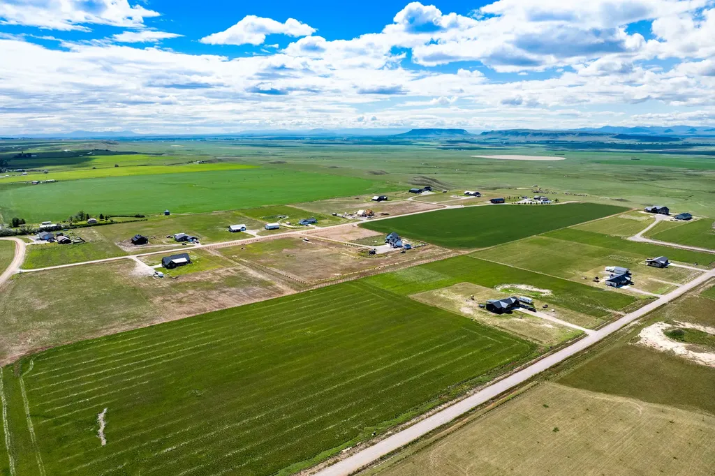 23 Country Squires Lane Fairfield MT 59436