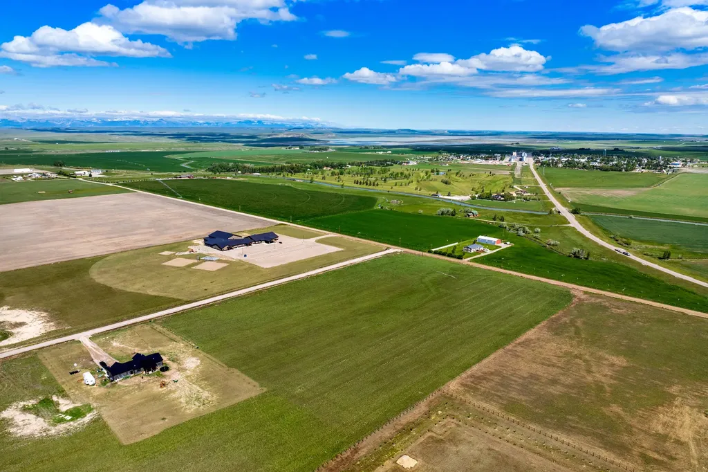 23 Country Squires Lane Fairfield MT 59436