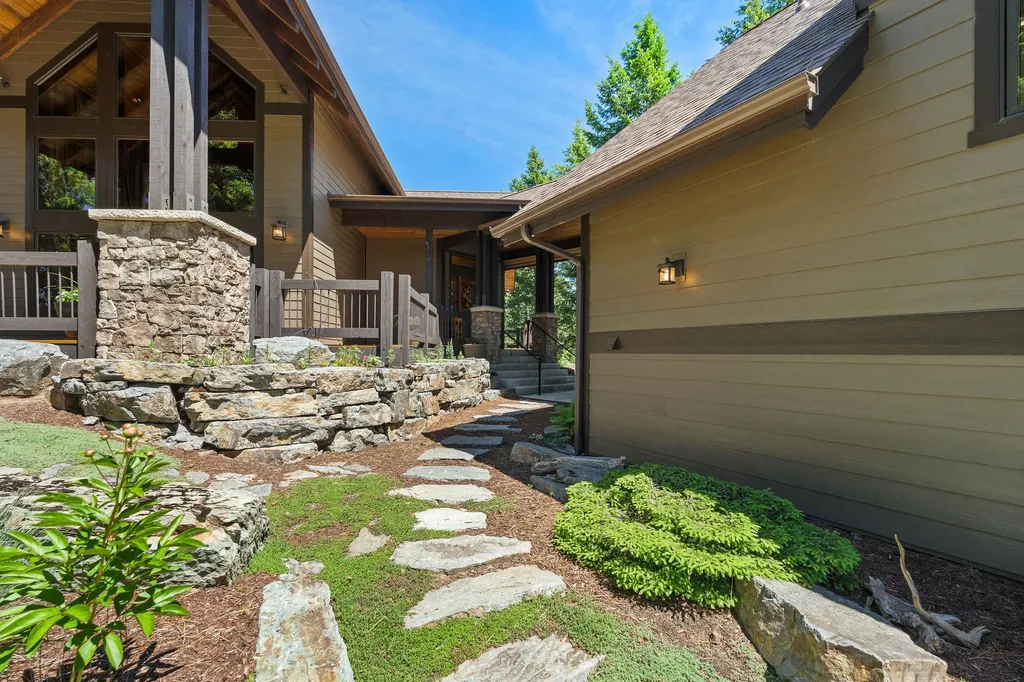 129 Bjork Drive Bigfork MT 59911