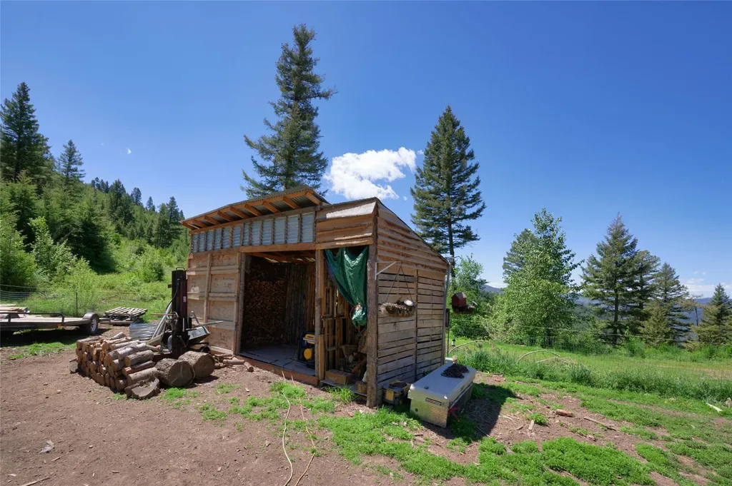 25575 Patter Spur Road Clinton MT 59825