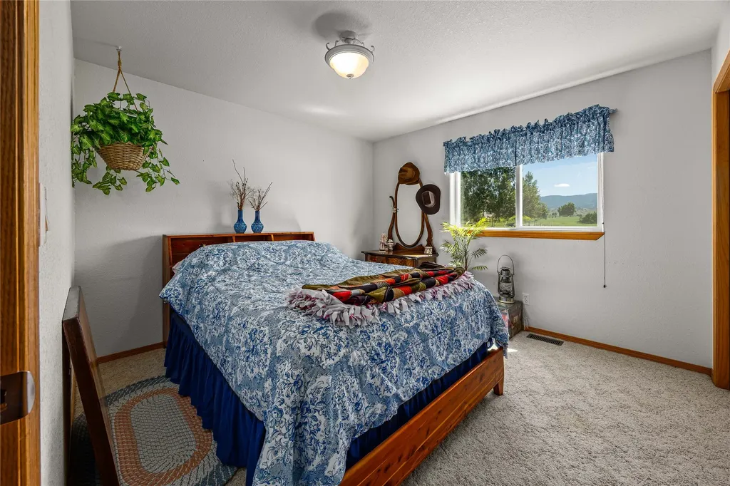 4704 Linhart Lane Stevensville MT 59870