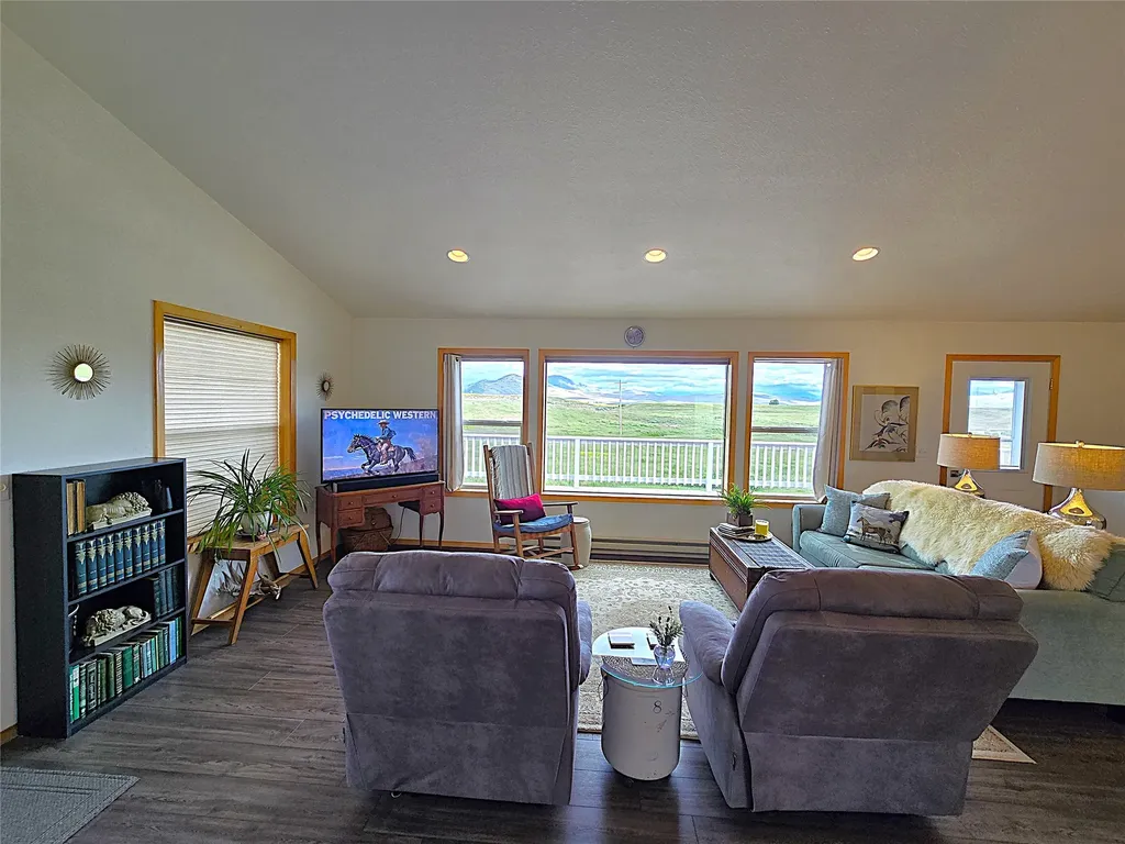 33 Garcon Gulch Road Hot Springs MT 59845