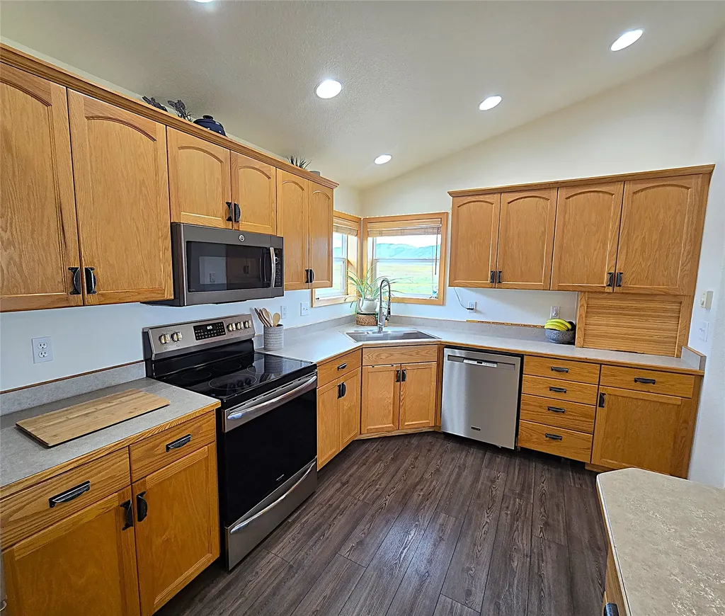 33 Garcon Gulch Road Hot Springs MT 59845