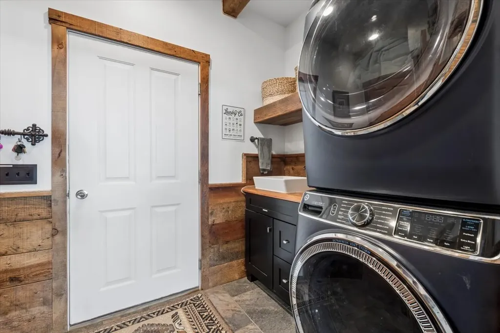 1201 Cramer Creek Road Somers MT 59932
