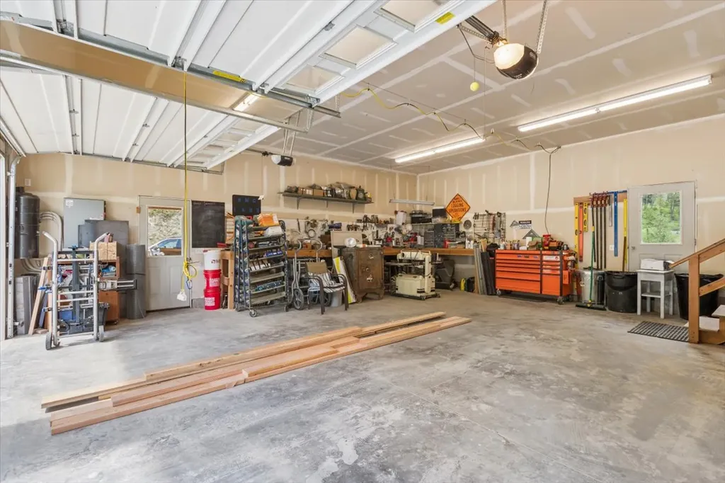 1201 Cramer Creek Road Somers MT 59932
