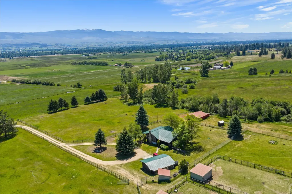 2811 Foxtrotter Trail Victor MT 59875