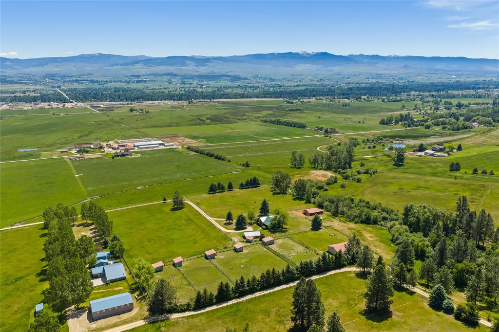 2811 Foxtrotter Trail Victor MT 59875