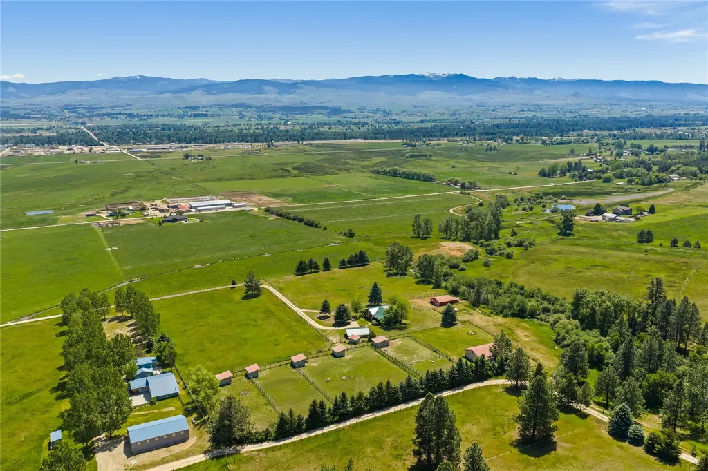 2811 Foxtrotter Trail Victor MT 59875
