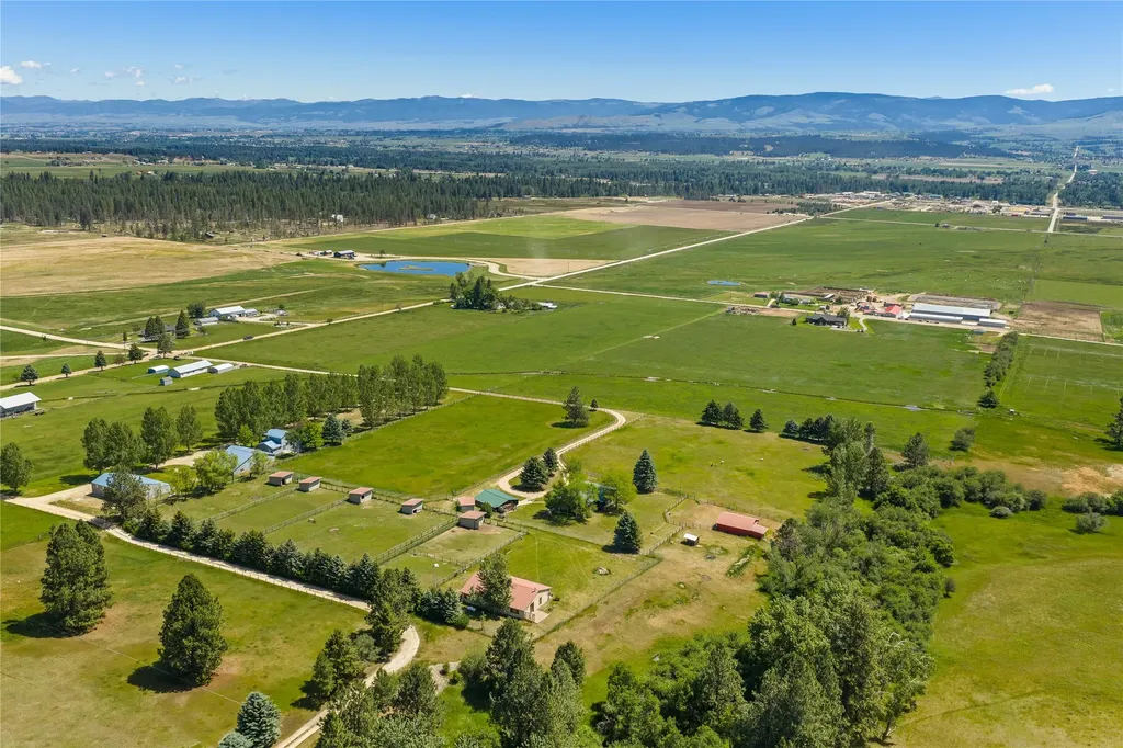 2811 Foxtrotter Trail Victor MT 59875