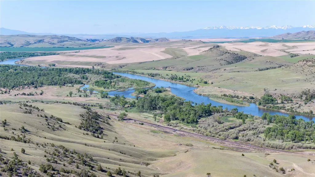 389 Missouri View Lane Three Forks MT 59752