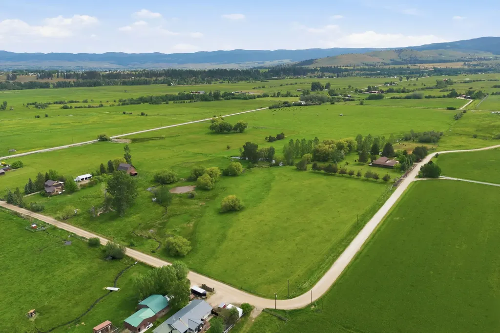 586 Cash Nichols Road Stevensville MT 59870