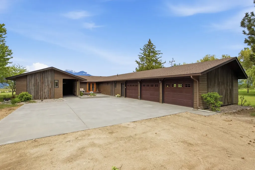 586 Cash Nichols Road Stevensville MT 59870