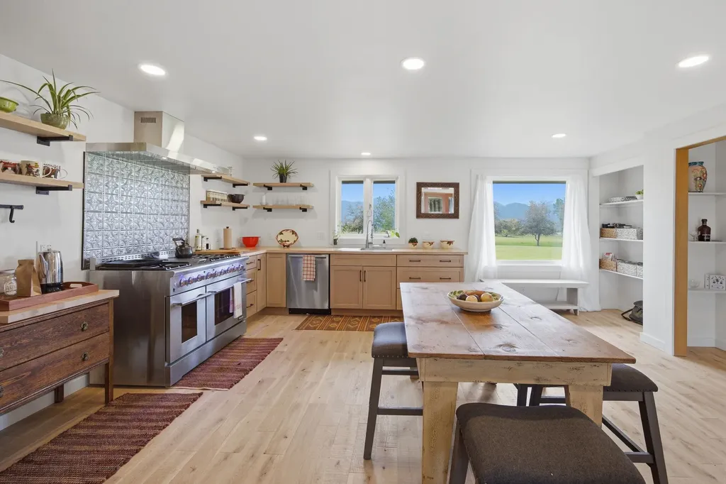 586 Cash Nichols Road Stevensville MT 59870