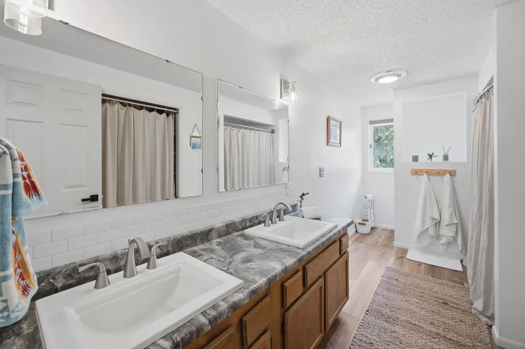 586 Cash Nichols Road Stevensville MT 59870