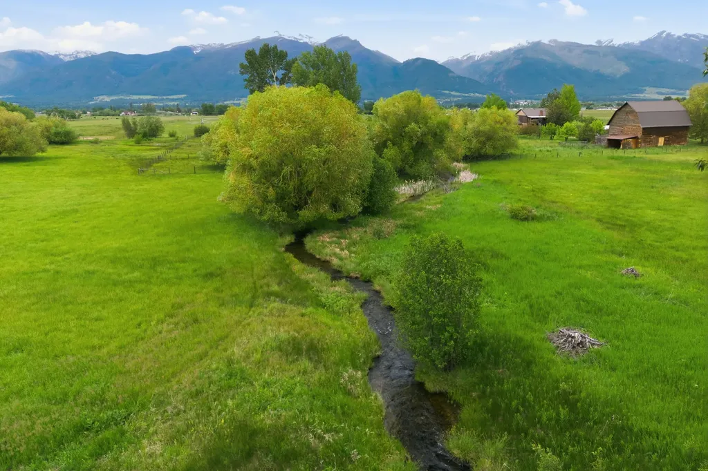 586 Cash Nichols Road Stevensville MT 59870