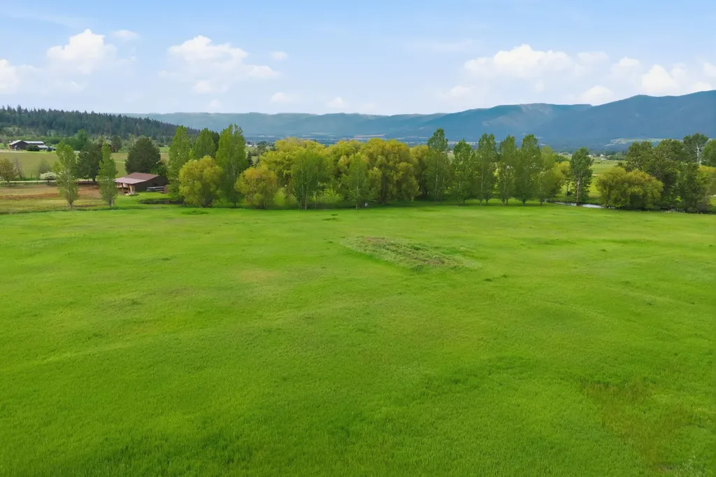 586 Cash Nichols Road Stevensville MT 59870