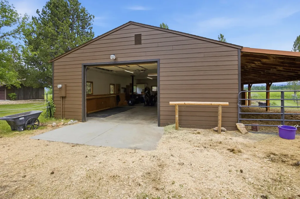 586 Cash Nichols Road Stevensville MT 59870