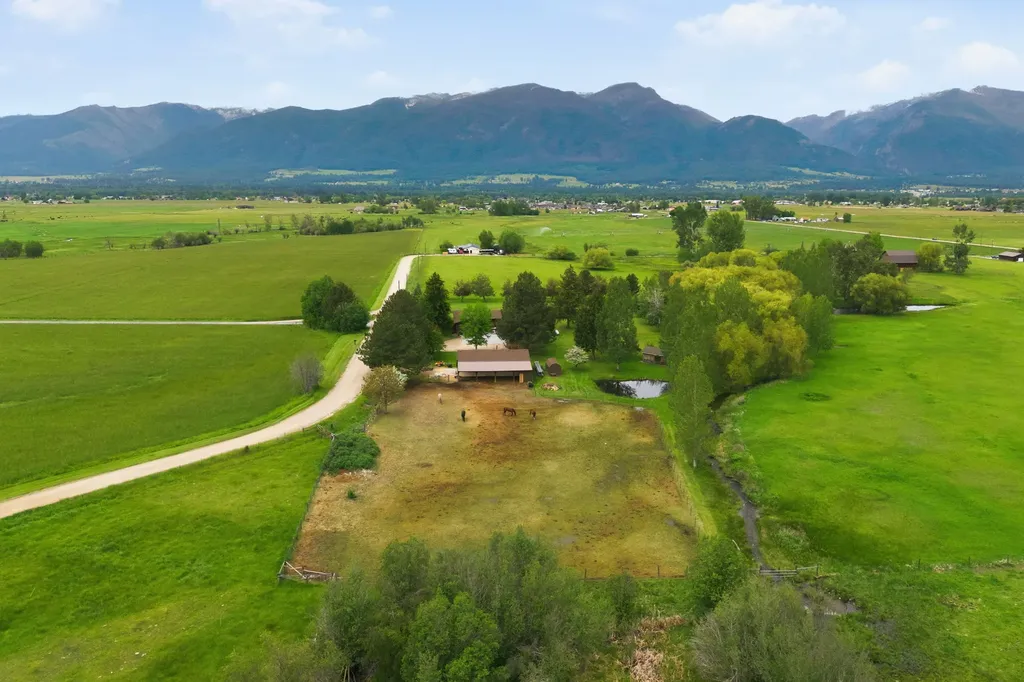 586 Cash Nichols Road Stevensville MT 59870
