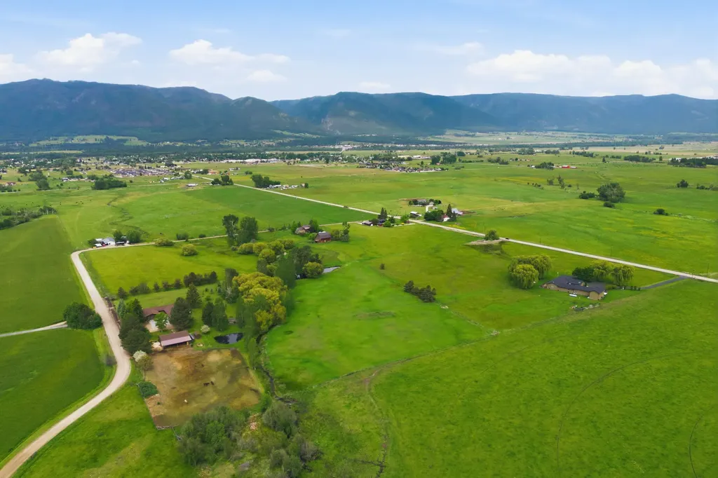 586 Cash Nichols Road Stevensville MT 59870