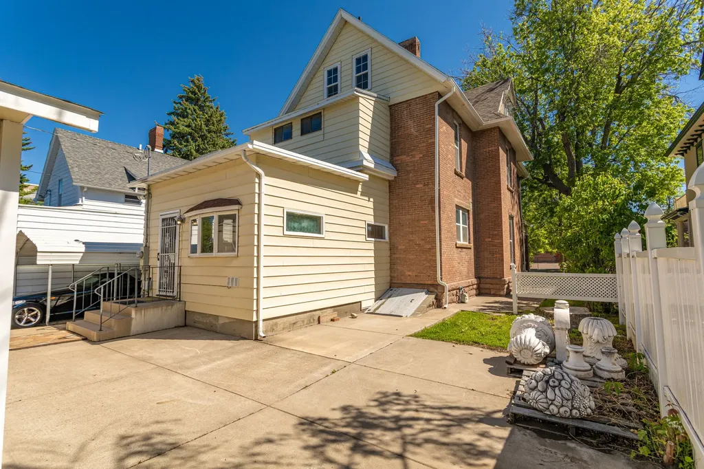 715 4th Avenue N Great Falls MT 59401