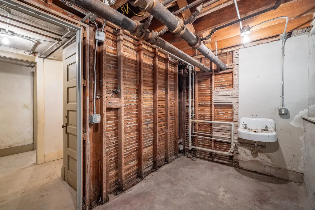 724 Monroe Avenue Helena MT 59601