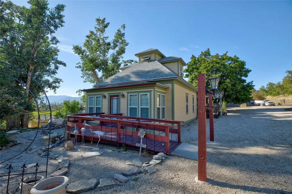 1003 N Burnt Fork Road Stevensville MT 59870