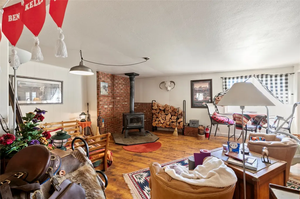 1003 N Burnt Fork Road Stevensville MT 59870