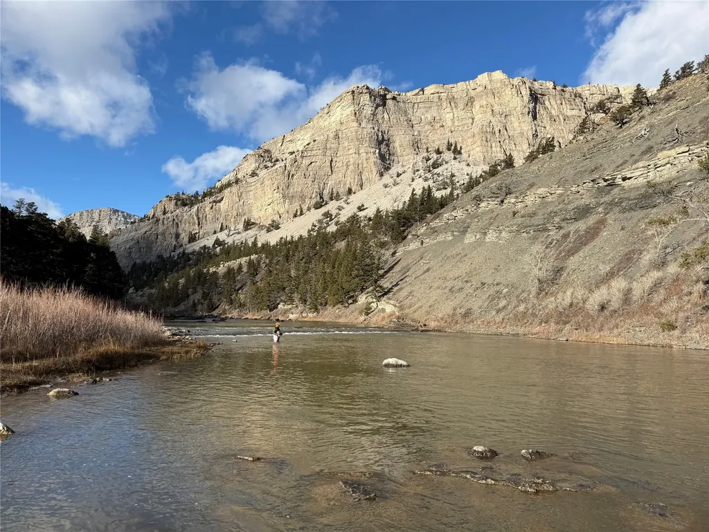8571 Sun Canyon Lodge Road Augusta MT 59410