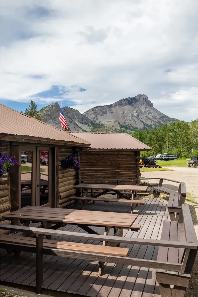 8571 Sun Canyon Lodge Road Augusta MT 59410