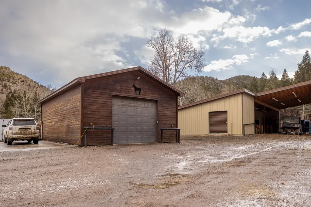 8571 Sun Canyon Lodge Road Augusta MT 59410