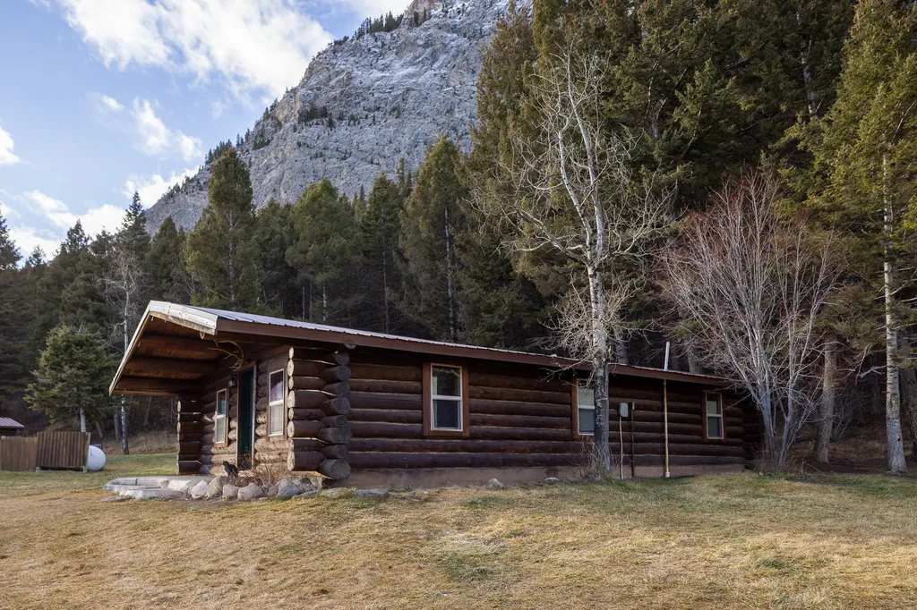 8571 Sun Canyon Lodge Road Augusta MT 59410