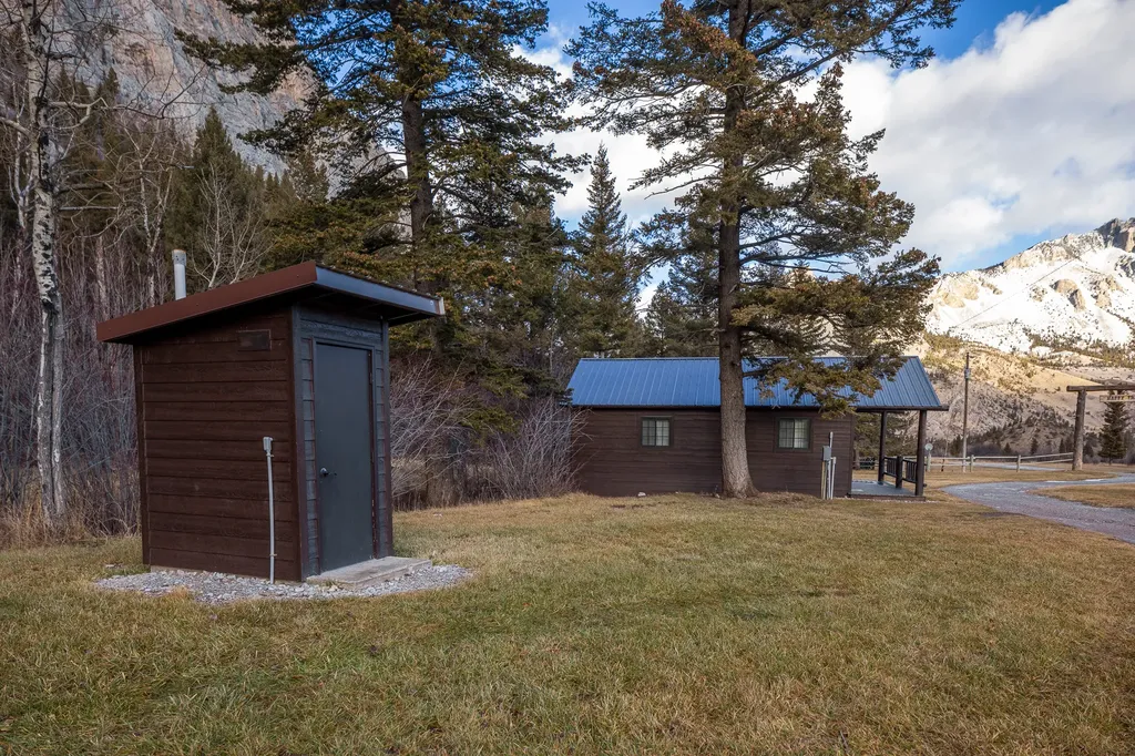 8571 Sun Canyon Lodge Road Augusta MT 59410