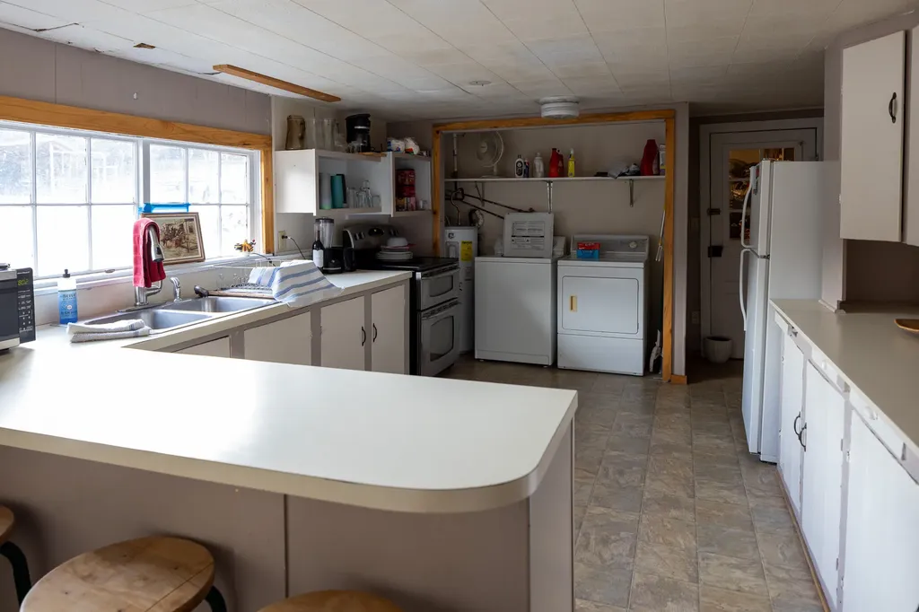 8571 Sun Canyon Lodge Road Augusta MT 59410