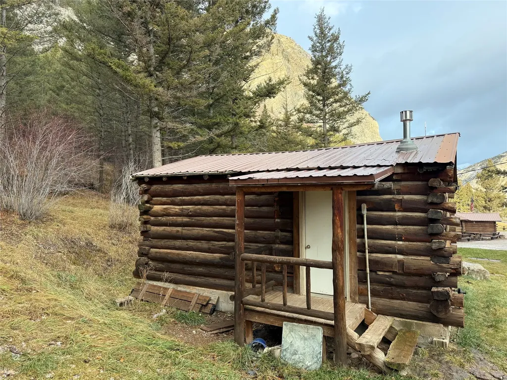8571 Sun Canyon Lodge Road Augusta MT 59410