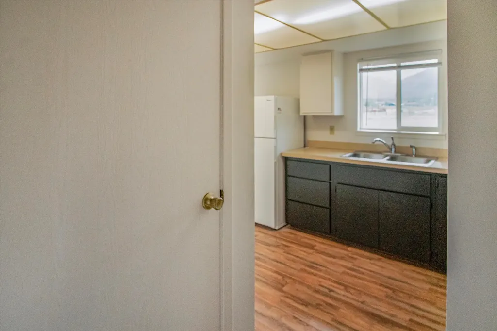 323/325 W River Road Hamilton MT 59840