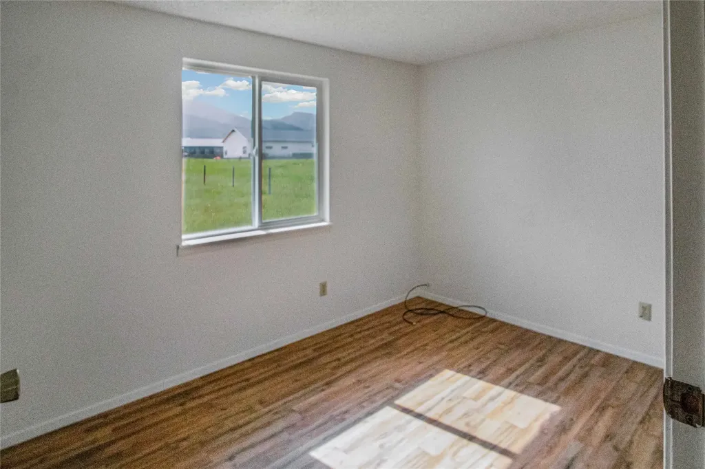 323/325 W River Road Hamilton MT 59840