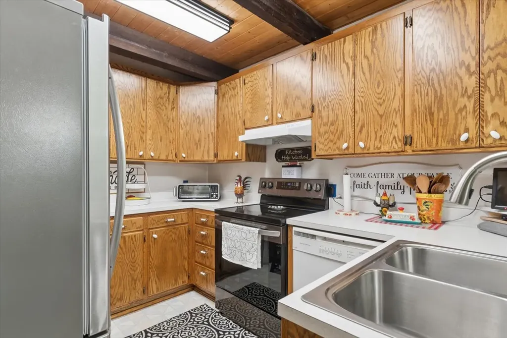 7585 Us Highway 2 E Columbia Falls MT 59912