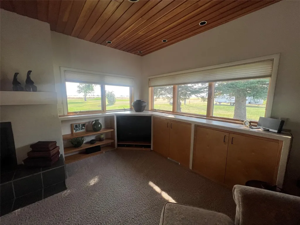 608 2nd Street Valier MT 59486