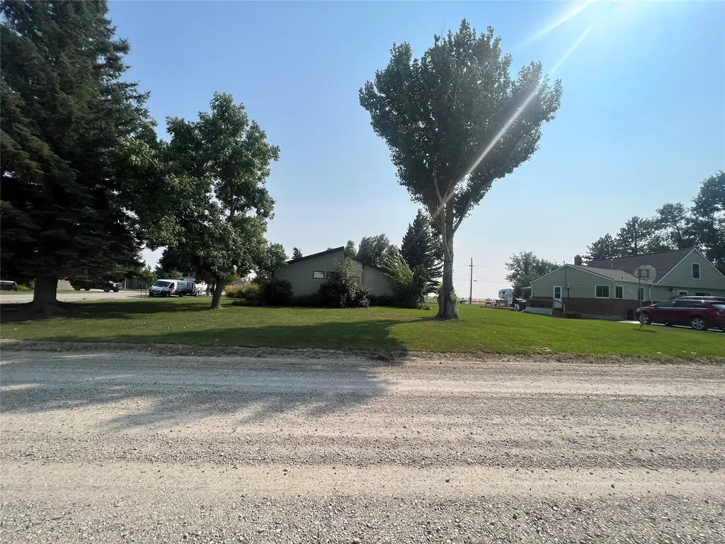 608 2nd Street Valier MT 59486
