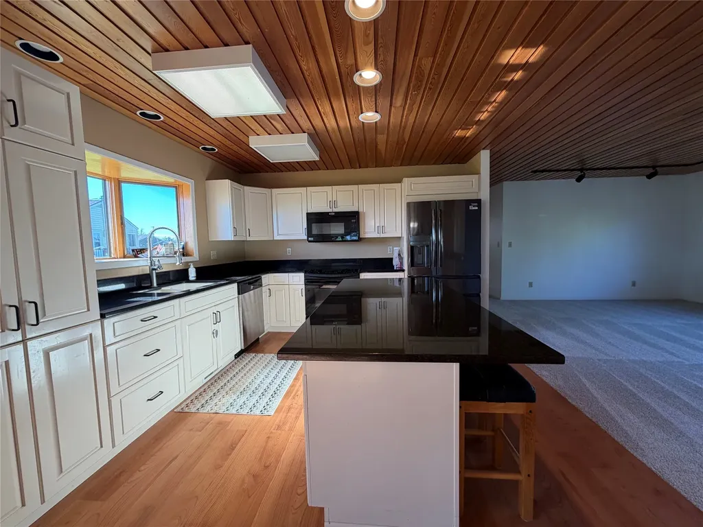 608 2nd Street Valier MT 59486