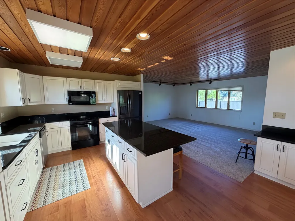 608 2nd Street Valier MT 59486